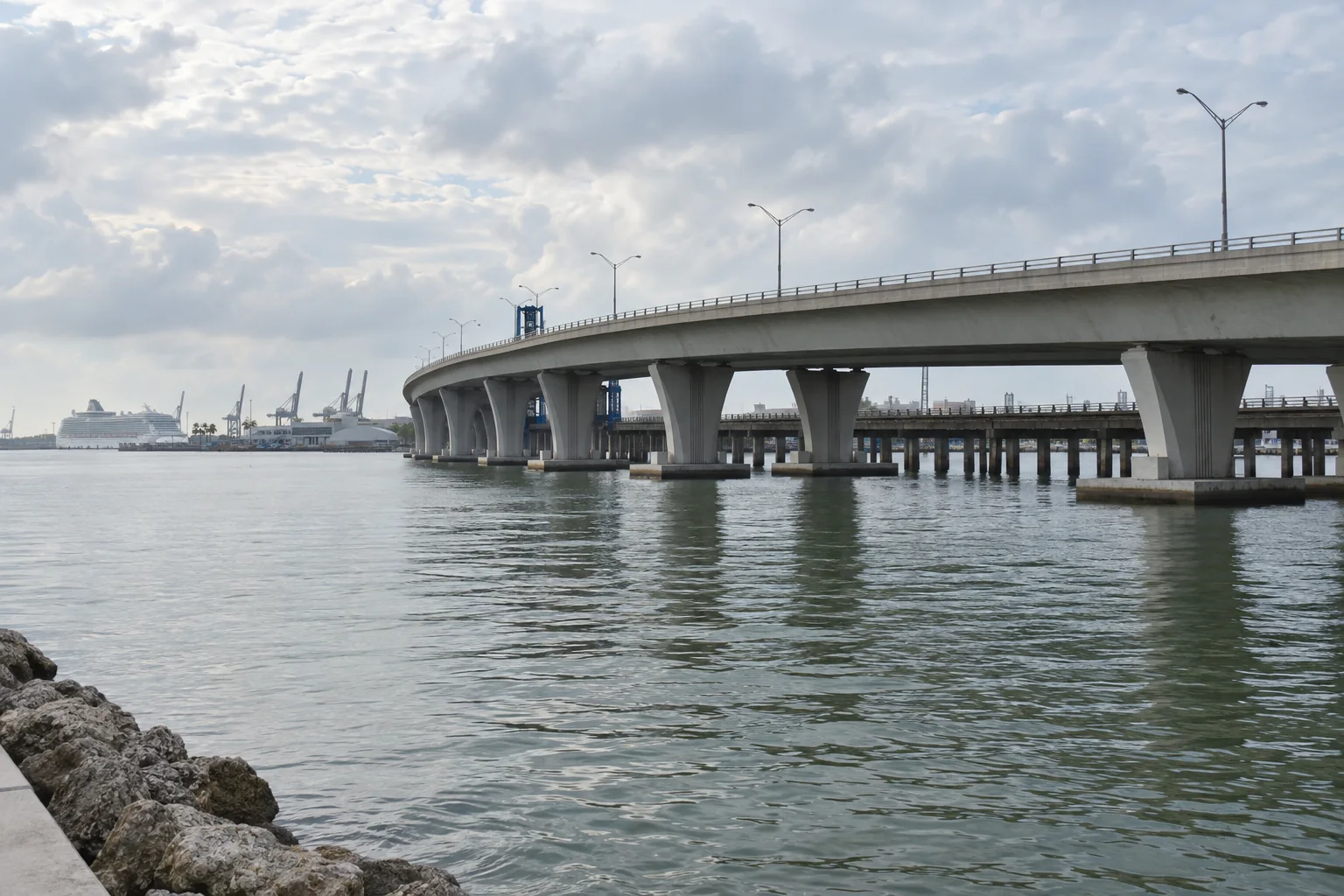 The Port Boulevard bridge from downtown Miami to the PortMiami island